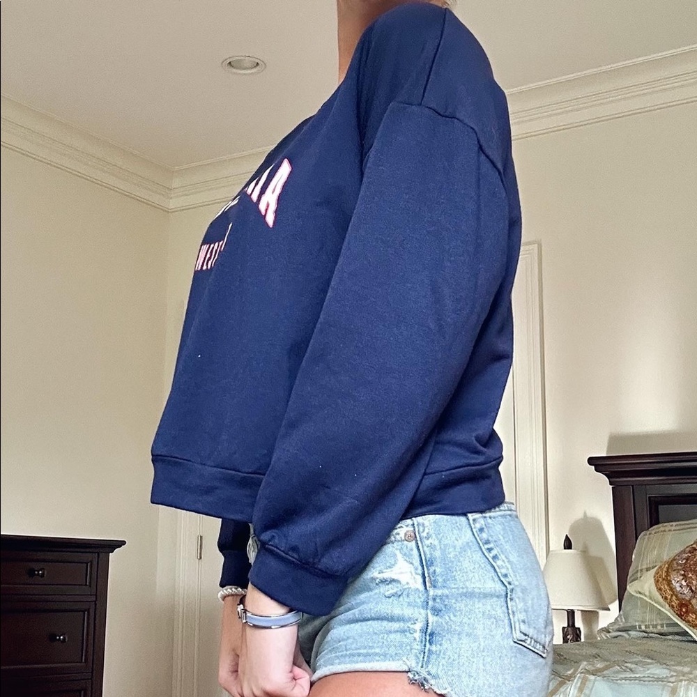 California sweatshirt with V cut out - Picture 3 of 4